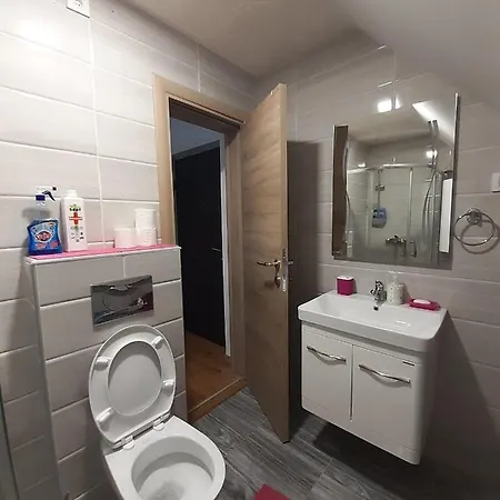 Anja * 兹拉蒂博尔